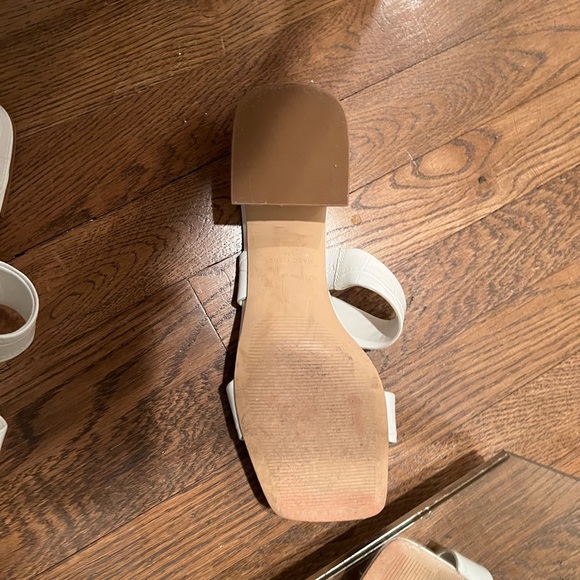 Marc Fisher White Chunky Open Toe Heel / Size 8.5 - Picture 5 of 7